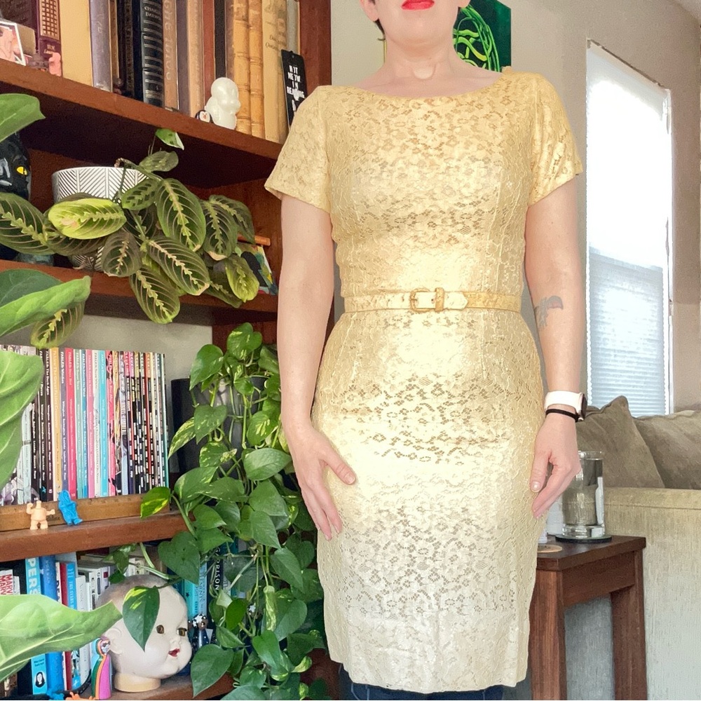 Vintage Cream Floral Lace Wiggle Dress with Belt